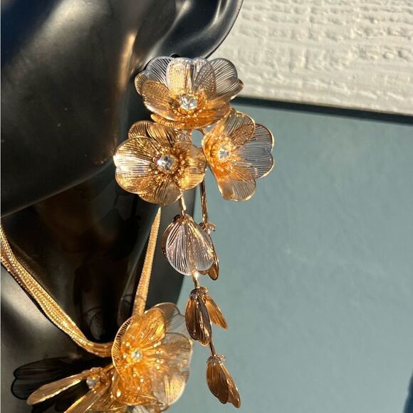 Zara Floral Gold Plated Necklace Earrings set - Picture 9 of 13